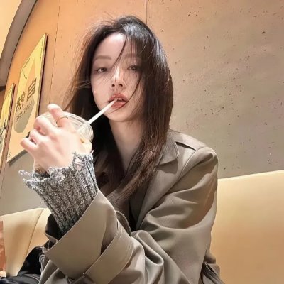 与君白首此人间